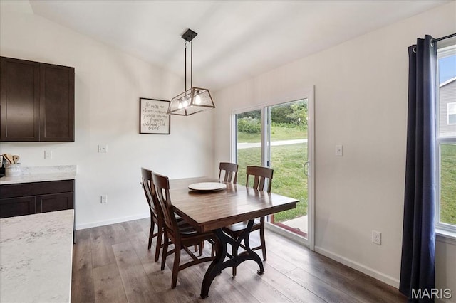 800 Boulder Crest Ct, Eureka, MO 63025 - dining space featuring wood finished floors, plenty of natural light, and vaulted ceiling