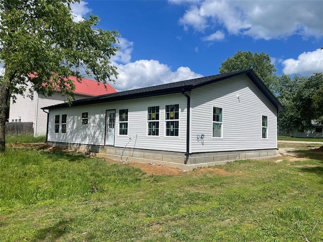610 York St, Crocker, MO 65452 - back of house with a yard