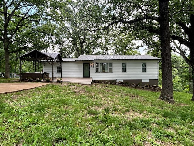 656B Watson Rd, Sullivan, MO 63080 - view of front of house featuring a front lawn and metal roof