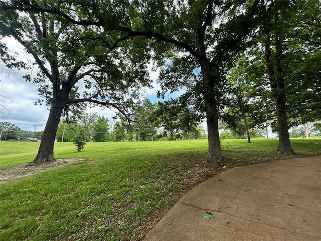 656B Watson Rd, Sullivan, MO 63080 - view of grassy yard