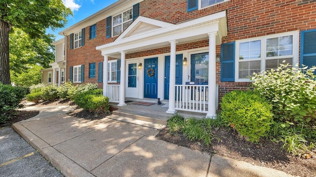 9188 Wrenwood Ln, Brentwood, MO 63144 - photo 2