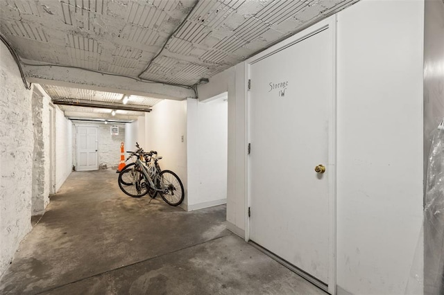 7520 Buckingham Dr Unit 1W, Saint Louis, MO 63105 - view of garage