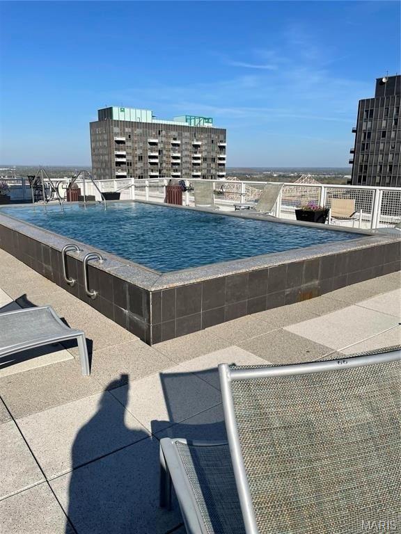 314 N Broadway Unit 603, Saint Louis, MO 63102 - view of pool