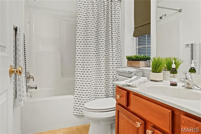 736 Berrywine Ln, Arnold, MO 63010 - bathroom with vanity, shower / tub combo with curtain, and tile patterned floors