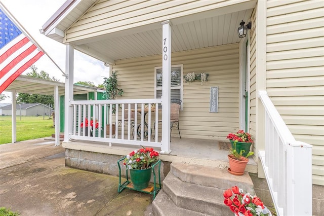 700 E S Main St, Dexter, MO 63841 - view of covered porch