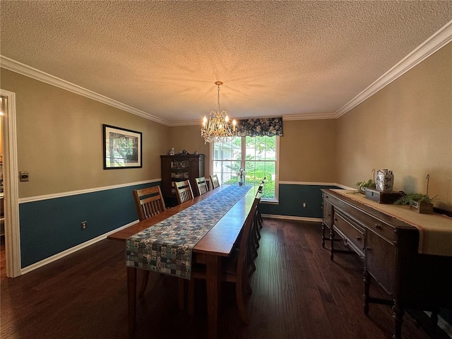 16 Siesta Dr, Hannibal, MO 63401 - dining room with wood finished floors, a textured ceiling, a chandelier, ornamental molding, and baseboards