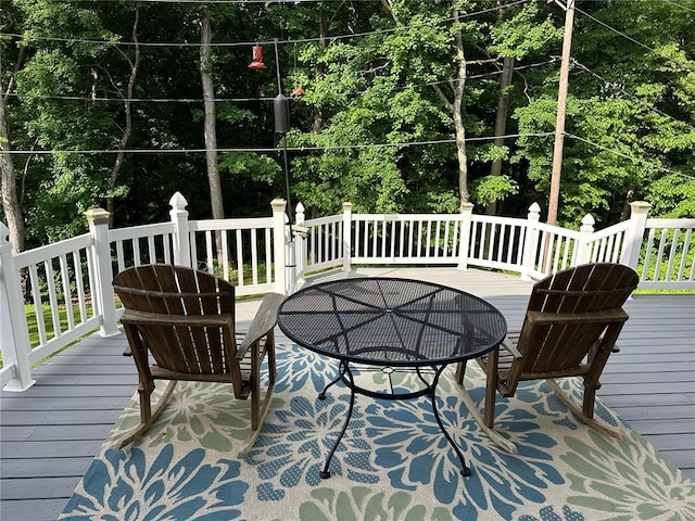 16 Siesta Dr, Hannibal, MO 63401 - wooden terrace with outdoor dining area