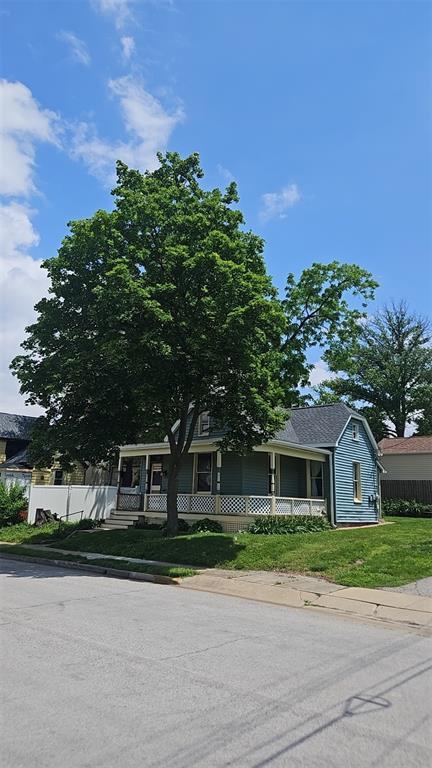 118 N 8th St, Saint Charles, MO 63301