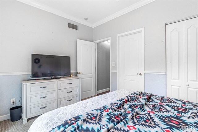 113 Riverwalk Dr, Desloge, MO 63628 - carpeted bedroom featuring crown molding, a closet, and baseboards