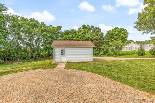 113 Riverwalk Dr, Desloge, MO 63628 - garage featuring driveway