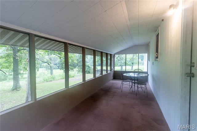 24506 State Road A, Richland, MO 65556 - sunroom / solarium featuring vaulted ceiling
