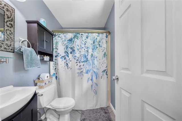 7172 Briarwood Dr, Cedar Hill, MO 63016 - full bath featuring tile patterned floors, toilet, vanity, and curtained shower