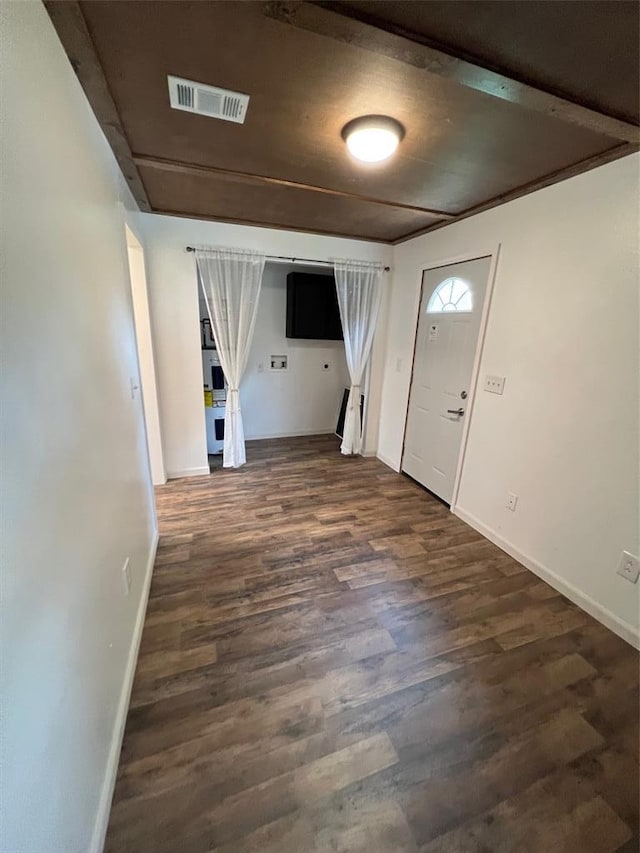 108 Gray St, Sullivan, MO 63080 - foyer entrance featuring dark wood-style floors and baseboards
