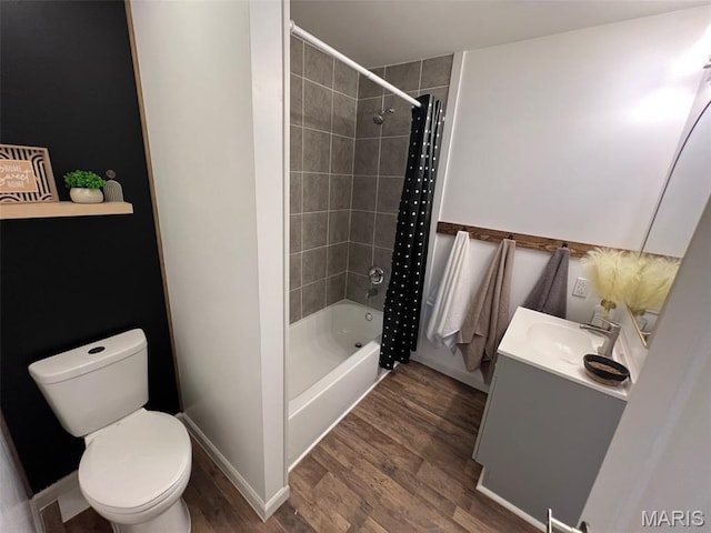 108 Gray St, Sullivan, MO 63080 - bathroom with toilet, wood finished floors, vanity, shower / bath combination with curtain, and baseboards