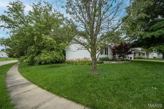 3414 Bedford Falls Dr, Wentzville, MO 63385 - view of green lawn