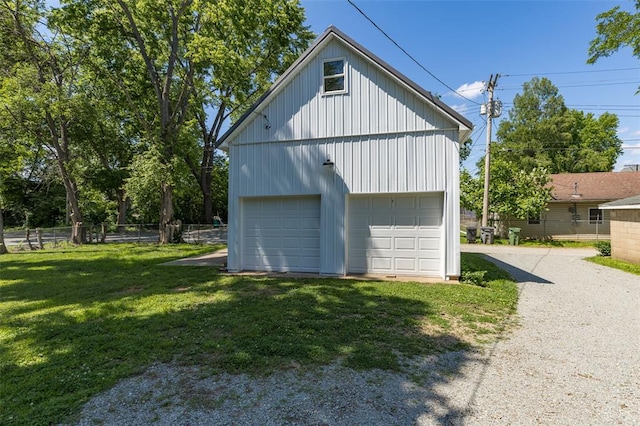 305 W 1st St, Farmington, MO 63640 - view of detached garage