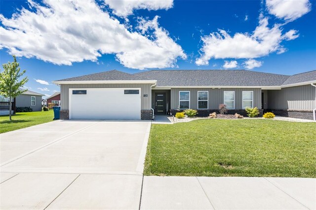 126 Bridgeport Dr, Moro, IL 62067 - photo 1