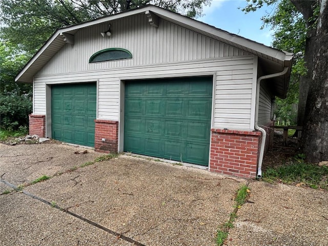 301 N Everett St, Kennett, MO 63857 - view of detached garage