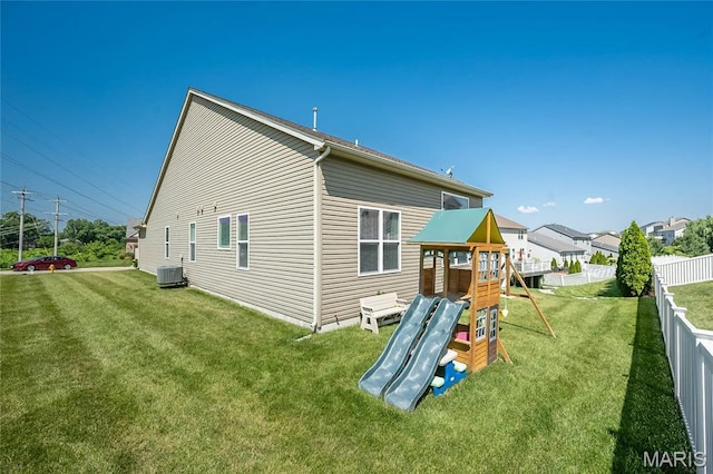 1510 Kennabrooke Ct, Saint Louis, MO 63146 - back of property with a playground