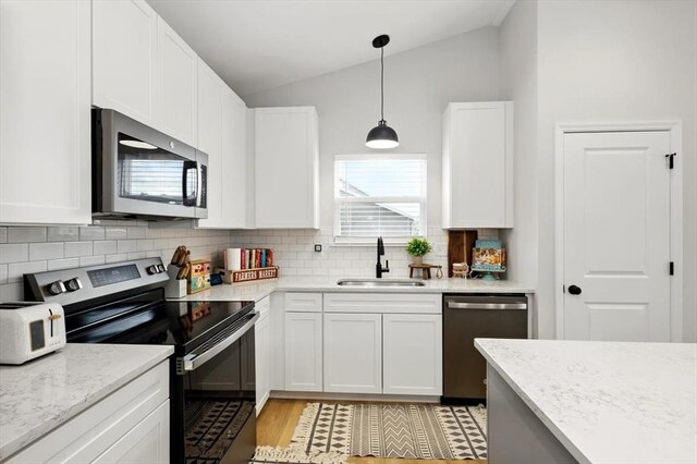 1752 Martingale Ln, Eureka, MO 63025