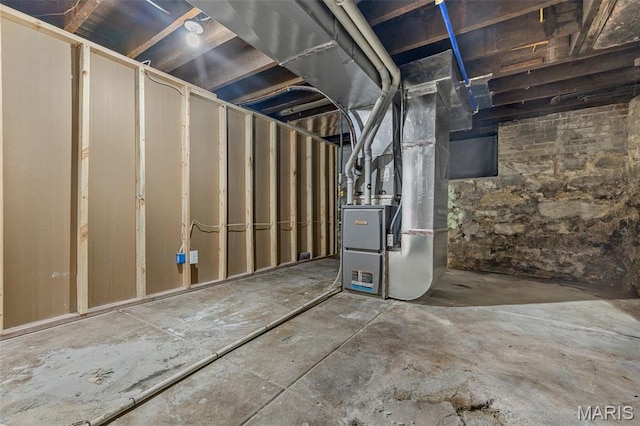 6014 Westminster Pl, Saint Louis, MO 63112 - unfinished below grade area with heating unit