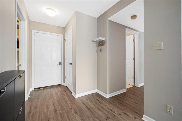 100 Jubilee Hill Dr Unit G, Wildwood, MO 63040 - foyer entrance featuring wood finished floors and baseboards