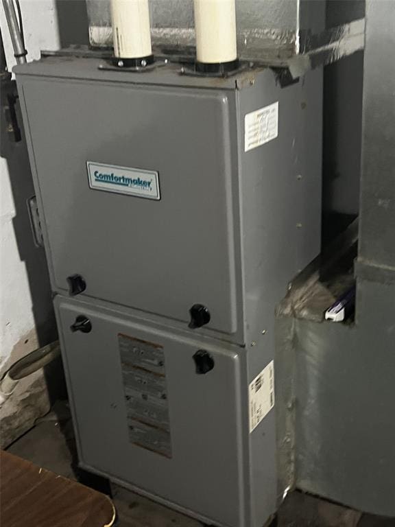 1638 Poplar St, Granite City, IL 62040 - utilities featuring heating unit