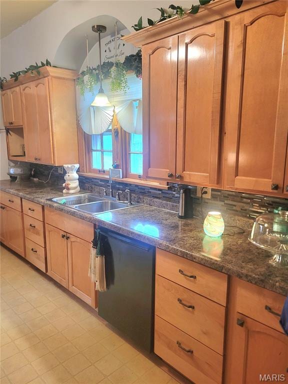 323 W Ross St, Palmyra, MO 63461 - photo 16