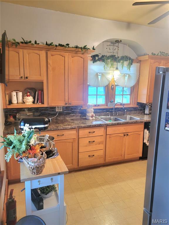323 W Ross St, Palmyra, MO 63461 - photo 19