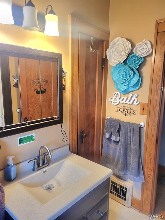 323 W Ross St, Palmyra, MO 63461 - photo 25