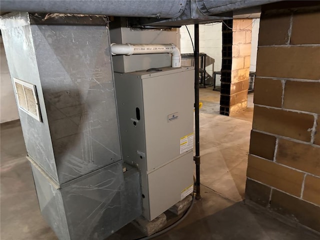 603 Capps Ave, Nokomis, IL 62075 - utilities featuring heating unit