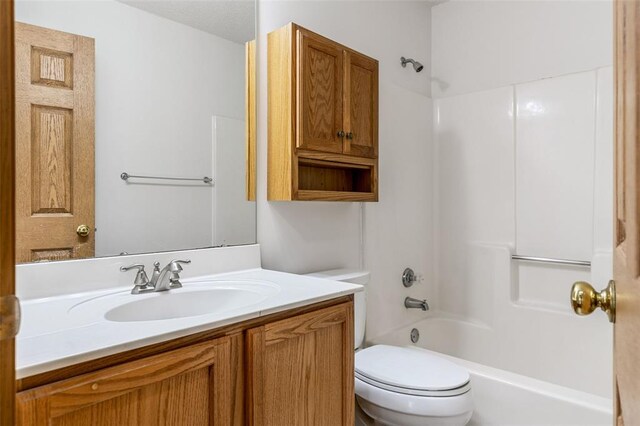 1101 Claycrest Dr, Cottleville Township, MO 63304 - bathroom featuring vanity, toilet, and shower / tub combination