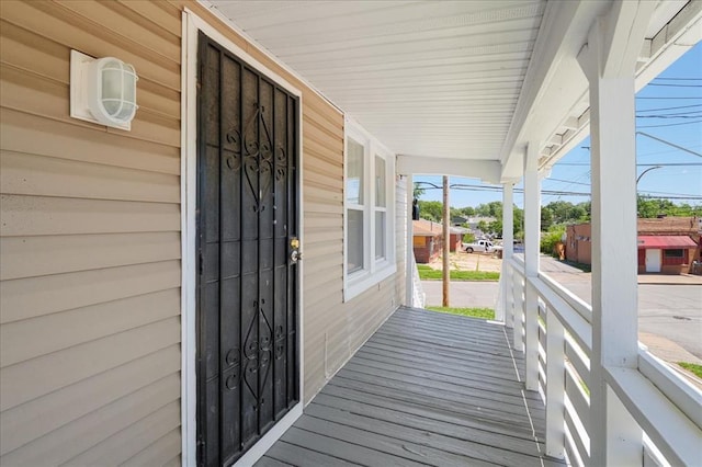 3903 Schiller Pl, Saint Louis, MO 63116 - view of wooden porch