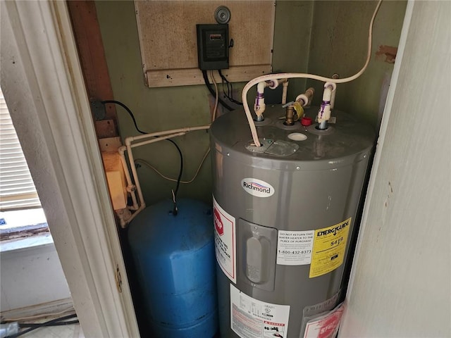 10809 Wayne Route Ff, Patterson, MO 63956 - utilities featuring water heater