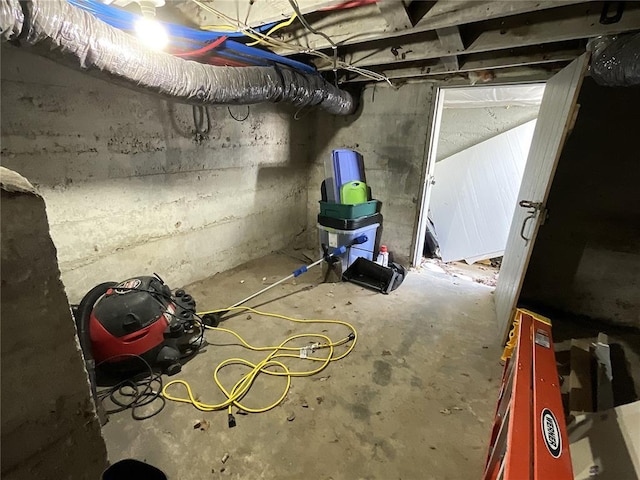1509 Booker St, Hannibal, MO 63401 - view of unfinished basement
