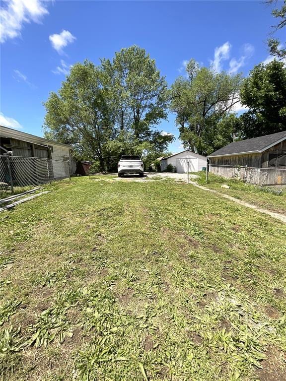 1509 Booker St, Hannibal, MO 63401 - view of yard
