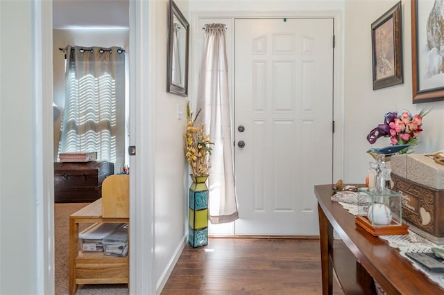 983 Fairway Dr, Union, MO 63084 - foyer entrance featuring wood finished floors and baseboards