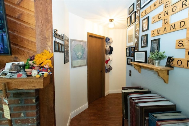 1001 Hemingway Ln Unit H, Weldon Spring, MO 63304 - hall featuring wood finished floors and baseboards