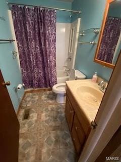 208 Edwards Ave, Sikeston, MO 63801 - bathroom featuring vanity, toilet, and shower / bath combo