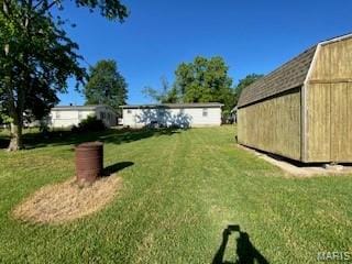 208 Edwards Ave, Sikeston, MO 63801 - view of grassy yard