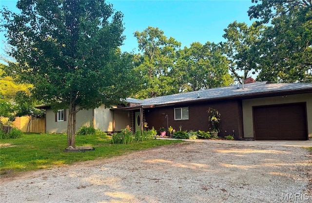 11230 W Little Oaks Rd, Rolla, MO 65401 - view of front of home with an attached garage and driveway