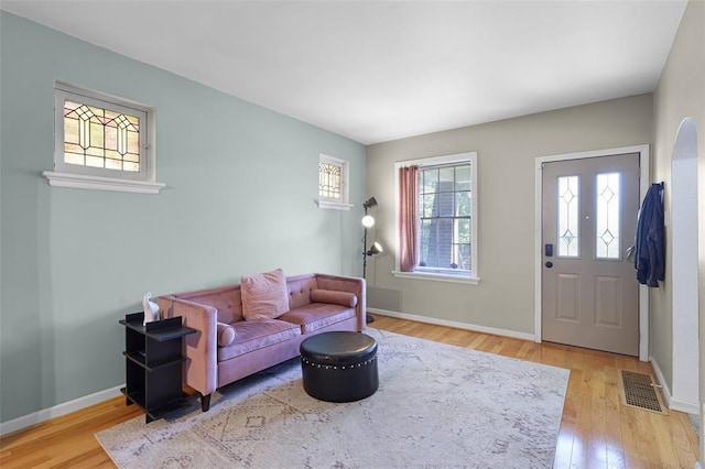 4444 Taft Ave, Saint Louis, MO 63116 - living room with wood finished floors and baseboards