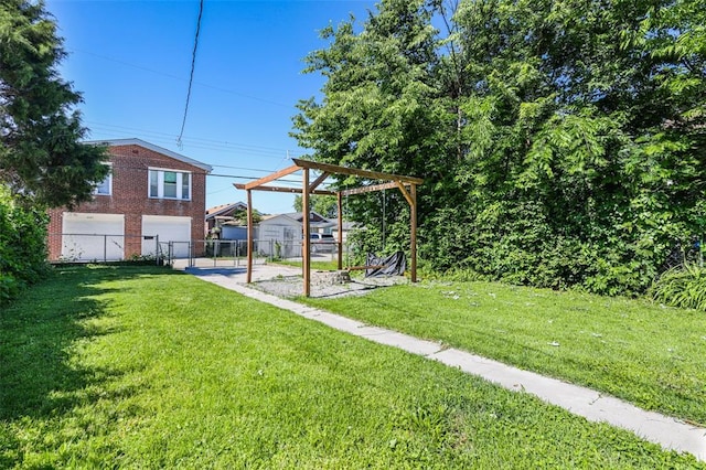 4444 Taft Ave, Saint Louis, MO 63116 - view of yard featuring an attached garage