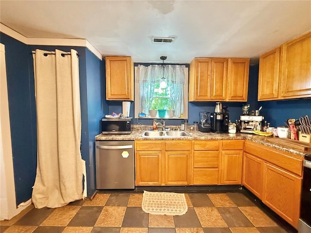 723 Ada St, Bismarck, MO 63624 - kitchen featuring appliances with stainless steel finishes, a sink, and pendant lighting
