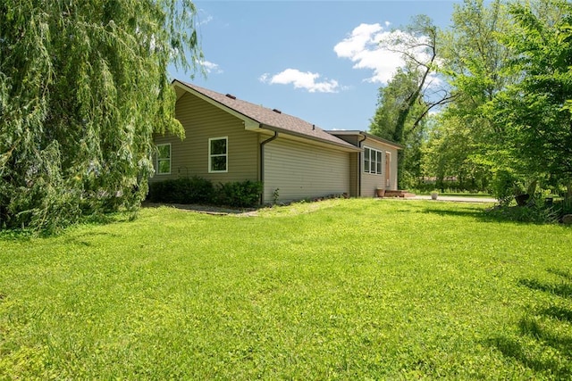 9268 Pin Oak Rd, Edwardsville, IL 62025 - view of grassy yard