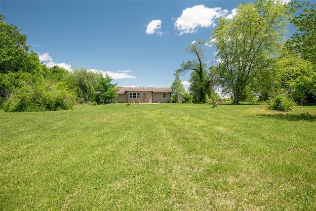 9268 Pin Oak Rd, Edwardsville, IL 62025 - view of grassy yard