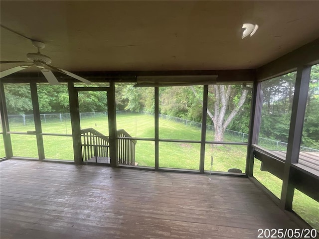 404 Glen Echo Dr, De Soto, MO 63020 - unfurnished sunroom with ceiling fan
