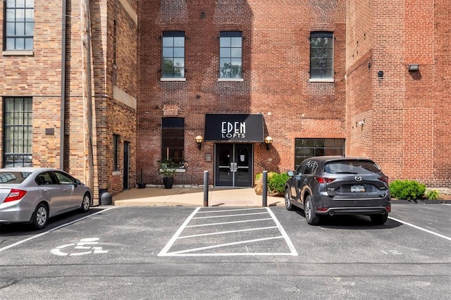 1720 Chouteau Ave Unit 303, Saint Louis, MO 63103 - view of property featuring uncovered parking
