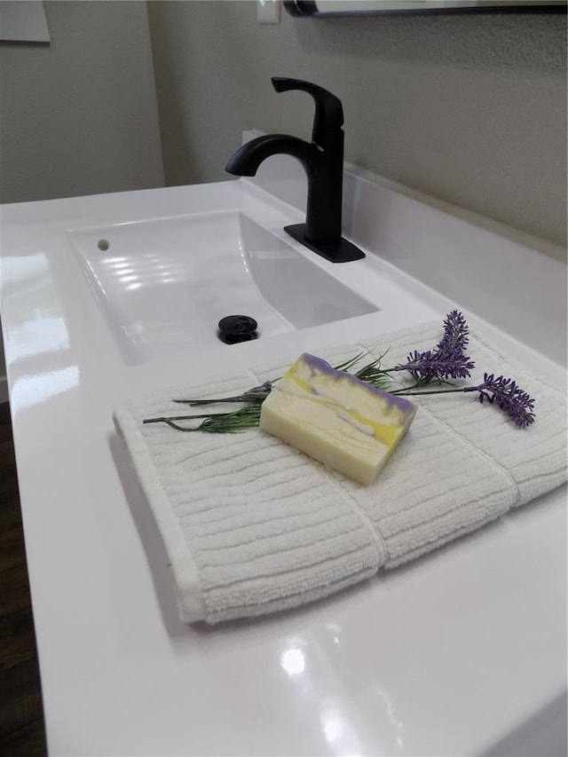 633 E Eldon St, St James, MO 65559 - bathroom view