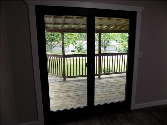 633 E Eldon St, St James, MO 65559 - doorway featuring wood finished floors